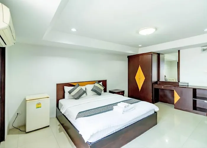 Aparthotel Grannylla Charoenkrung 3*