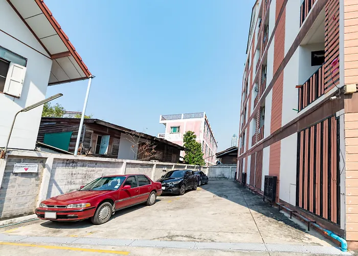 Grannylla Charoenkrung Bangkok