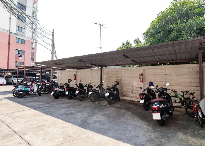 Grannylla Charoenkrung