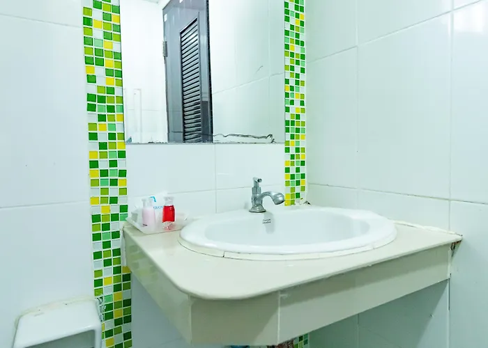 Grannylla Charoenkrung Aparthotel